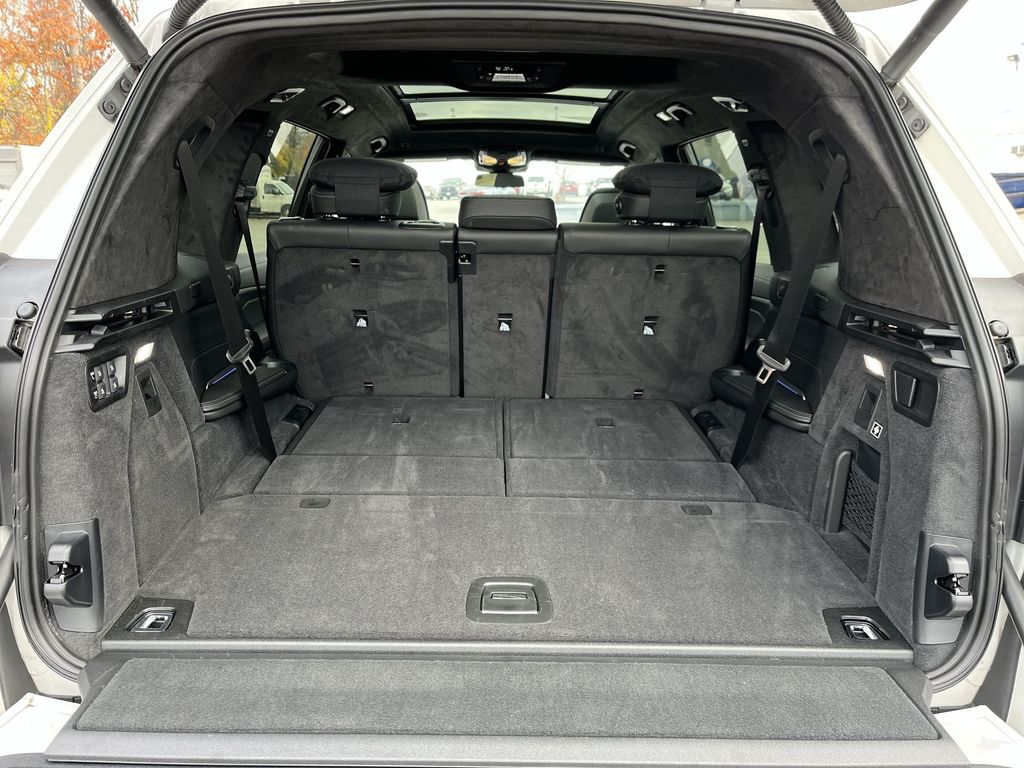 Thumbnail: 2025 BMW X7 - 24