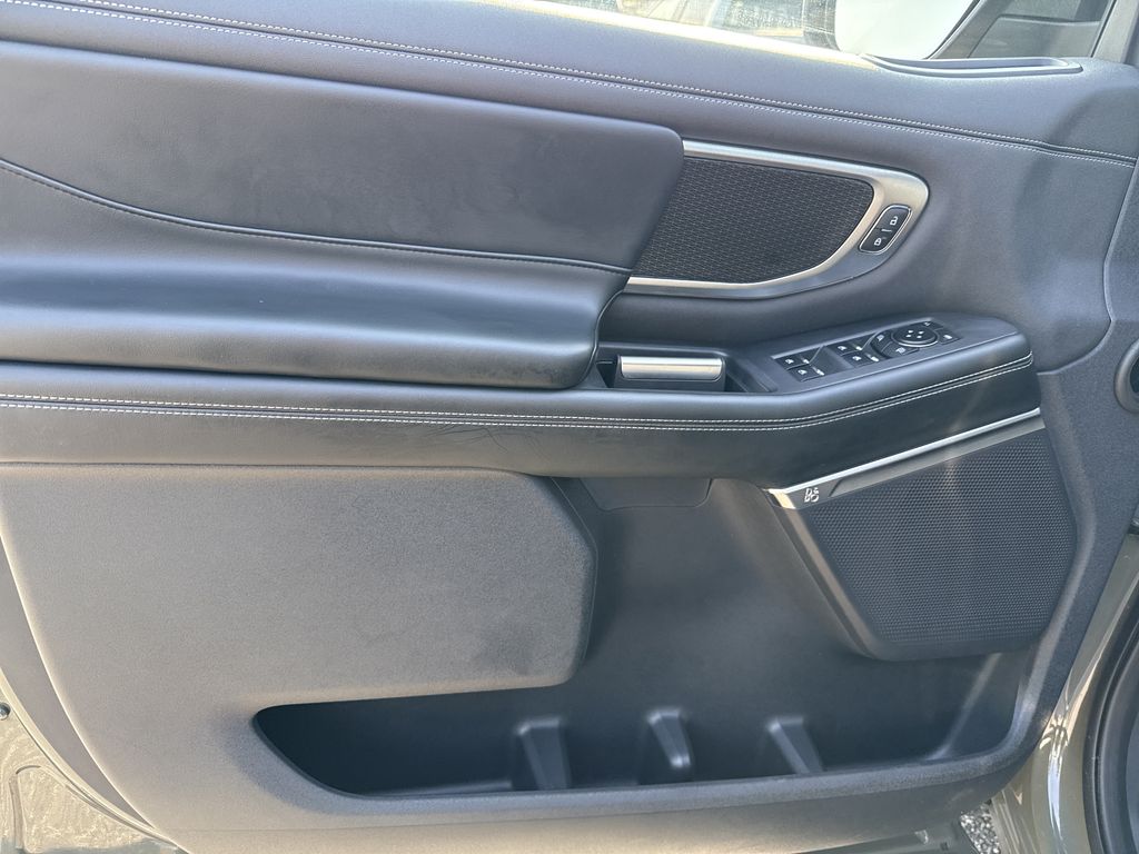 Used 2025 Ford Expedition SUV