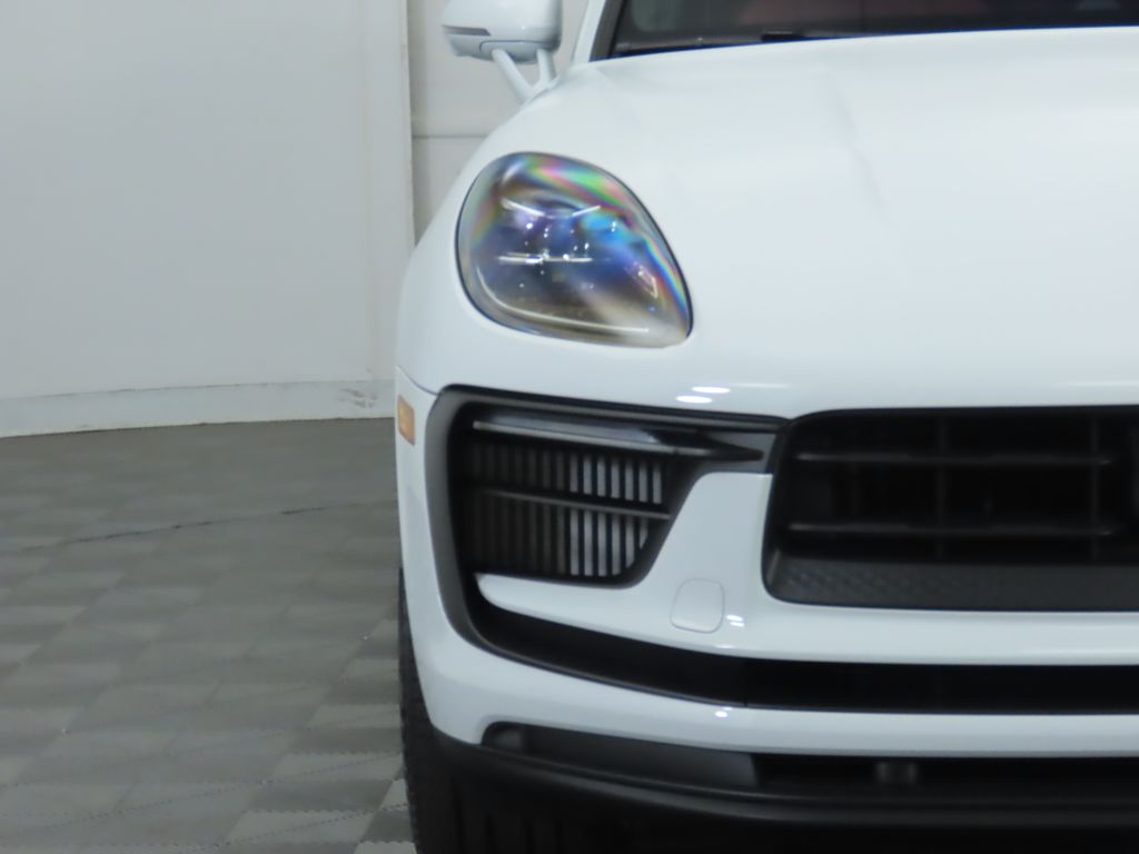 Thumbnail: 2025 Porsche Macan - 12