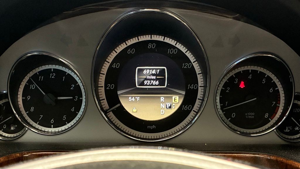 Thumbnail: 2012 Mercedes-Benz E-Class - 16