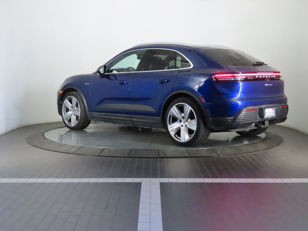 Thumbnail: 2024 Porsche Macan - 3