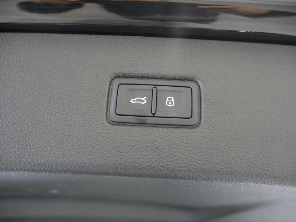 Thumbnail: 2026 Audi Q7 - 20