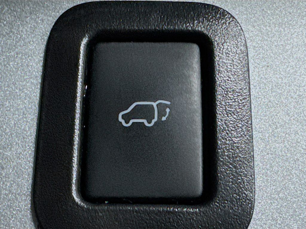 Used Car 2018 Toyota Highlander  Xle For Sale Under $25,000 In Austin, Texas