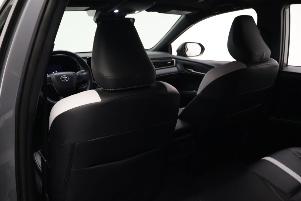Thumbnail: 2025 Toyota Camry - 20
