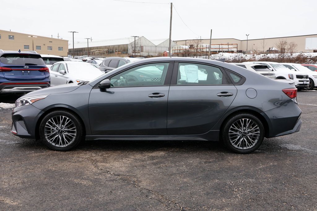 2022 Kia Forte GT-Line 12