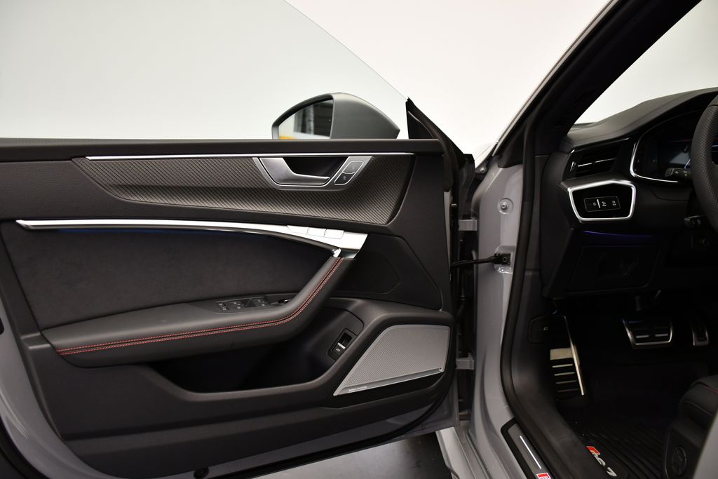 Thumbnail: 2026 Audi RS 7 - 30