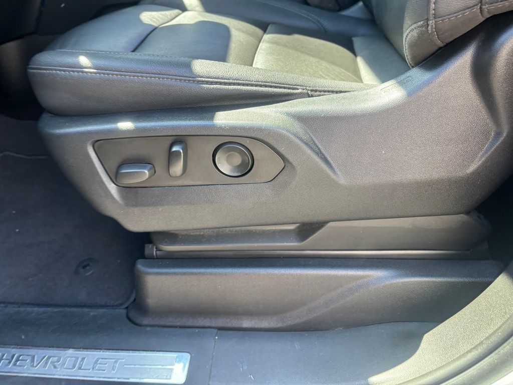 Used Car 2023 Chevrolet Suburban  Lt For Sale Under $40,000 In Austin, Texas