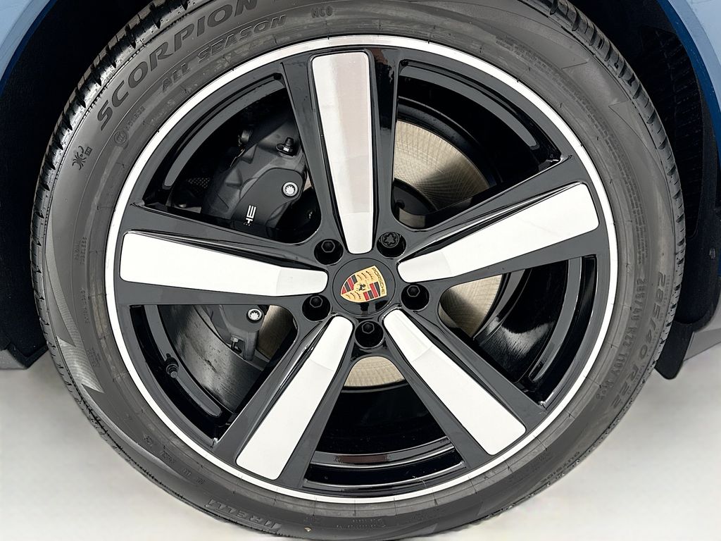 Thumbnail: 2026 Porsche  - 32