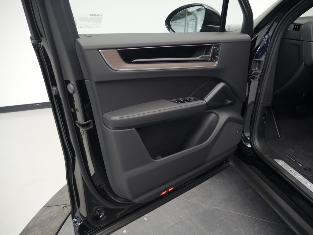 Thumbnail: 2026 Porsche Cayenne - 17