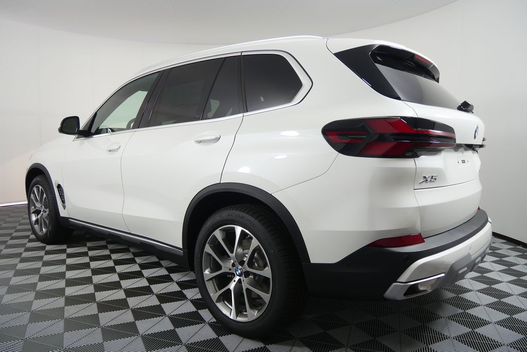 Thumbnail: 2026 BMW X5 - 3