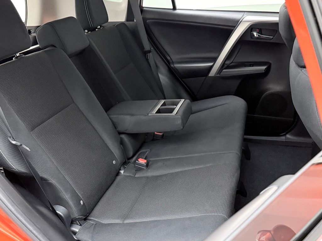 Thumbnail: 2016 Toyota RAV4 - 21