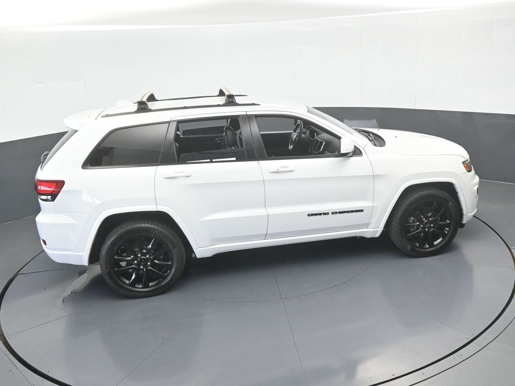 Used 2018 Bright White Clearcoat Jeep Altitude image 47