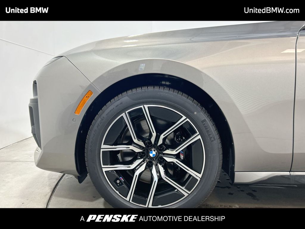 Thumbnail: 2026 BMW 7 Series - 10