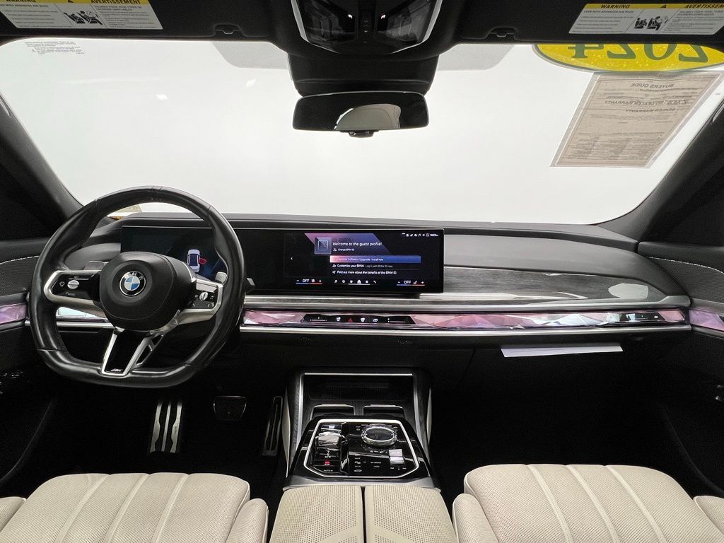 Thumbnail: 2024 BMW 7 Series - 10