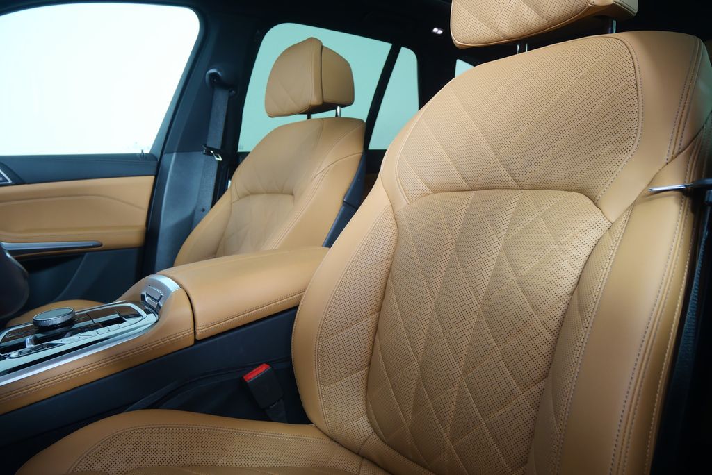 Thumbnail: 2026 BMW X5 - 11