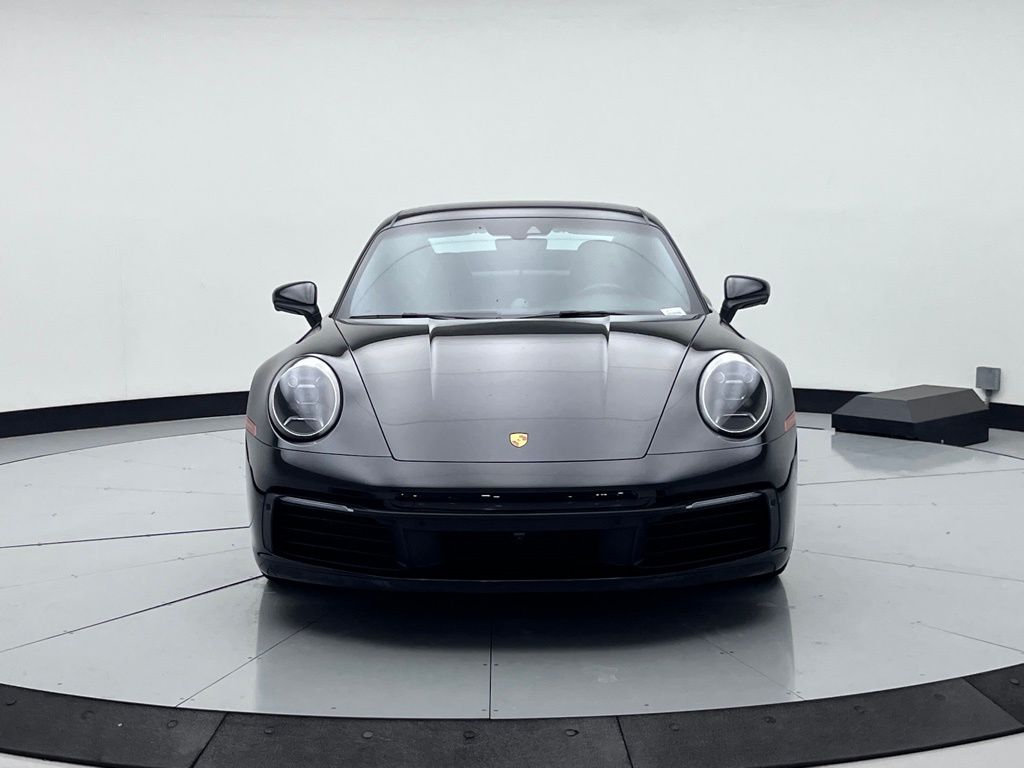 2021 Porsche 911 Carrera 6