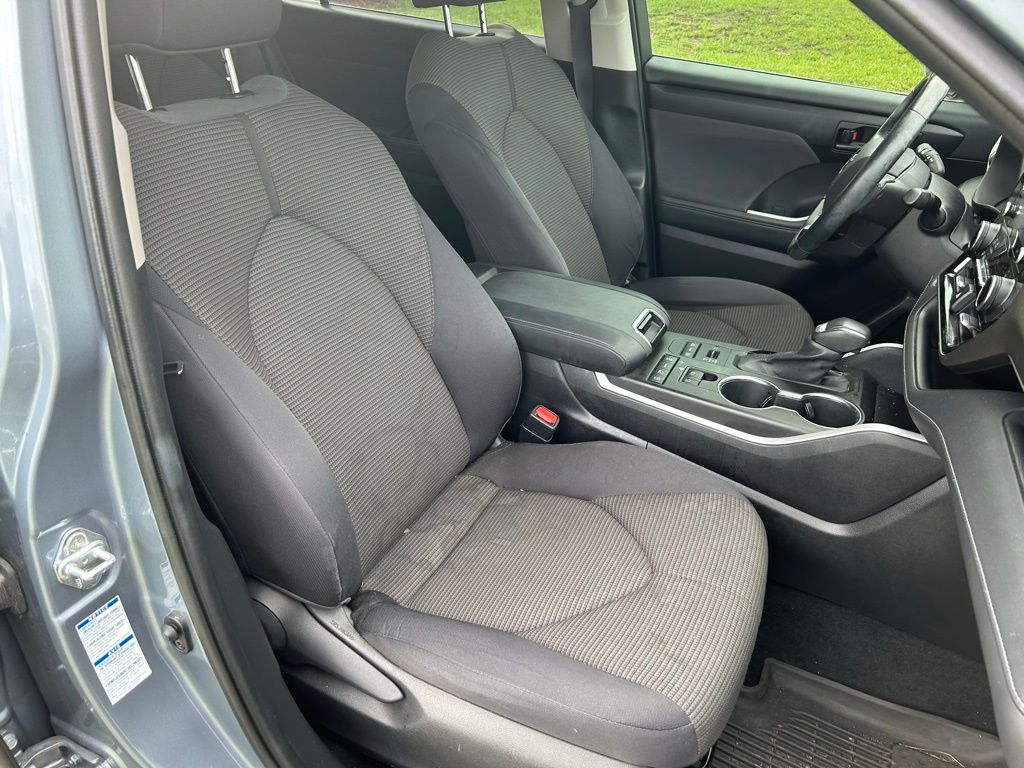 Thumbnail: 2020 Toyota Highlander - 15