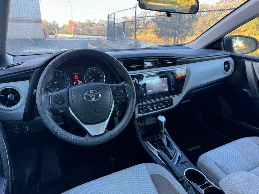 2019 Toyota Corolla LE 12