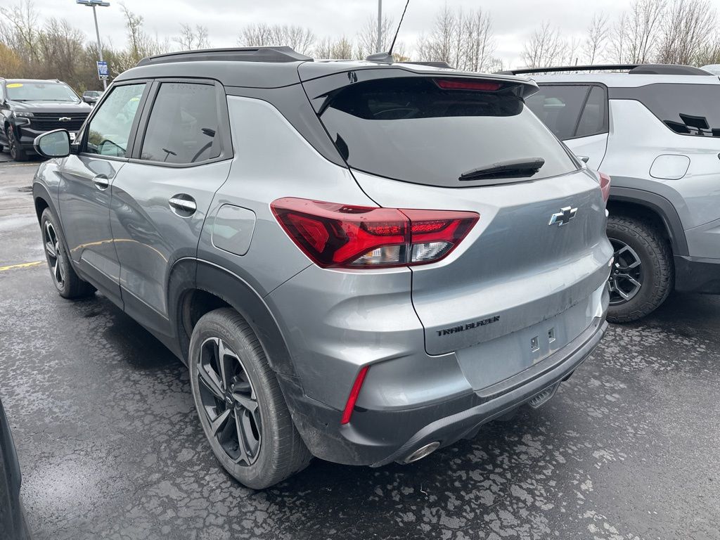 Used 2023 Gray Chevrolet RS image 4