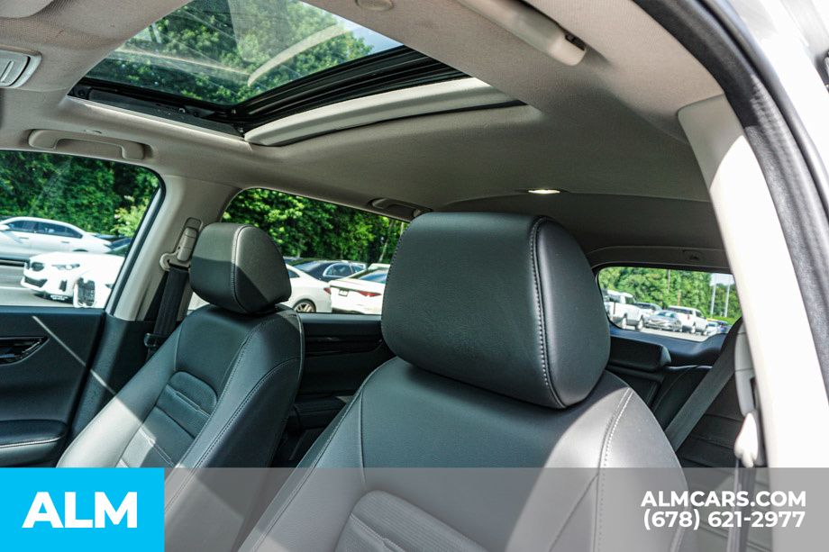 Used 2024 White Honda EX-L image 18