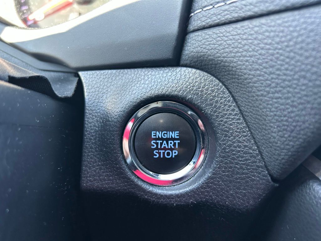 Thumbnail: 2022 Toyota RAV4 - 27