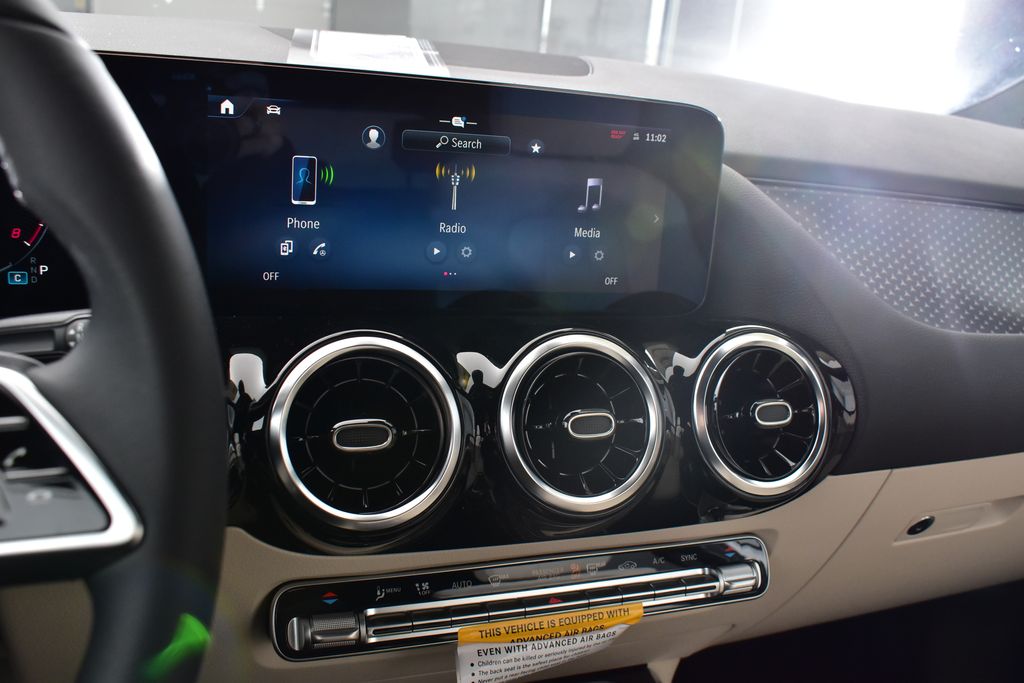 Thumbnail: 2025 Mercedes-Benz GLA - 18