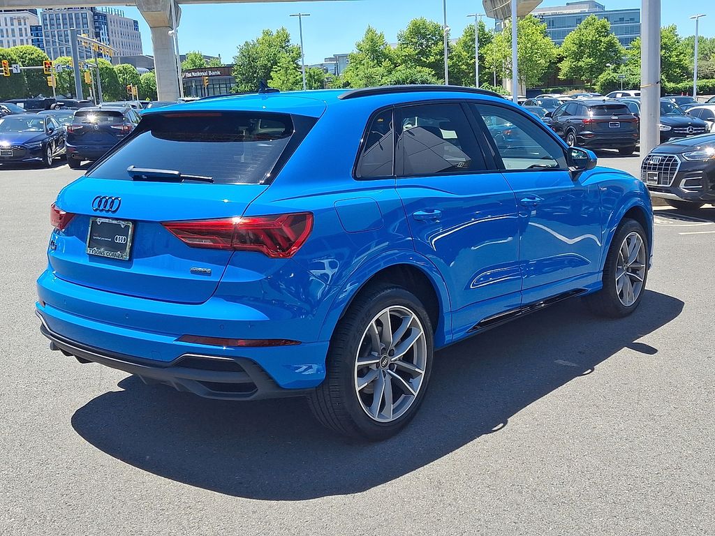 Thumbnail: 2023 Audi Q3 - 4