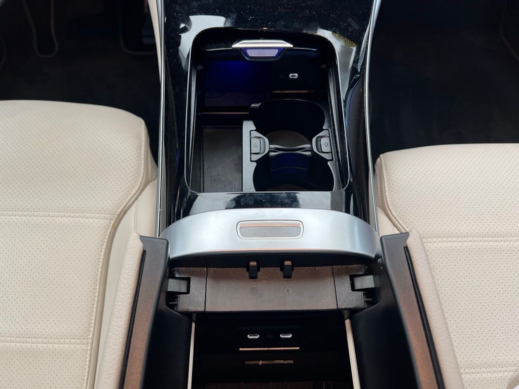 Thumbnail: 2023 Mercedes-Benz C-Class - 13