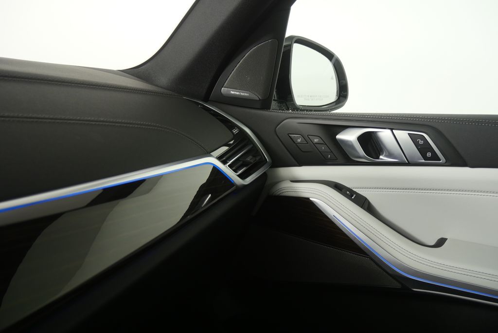 Thumbnail: 2023 BMW X5 - 30