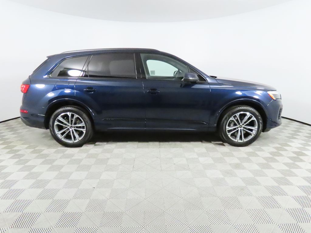 Thumbnail: 2026 Audi Q7 - 6