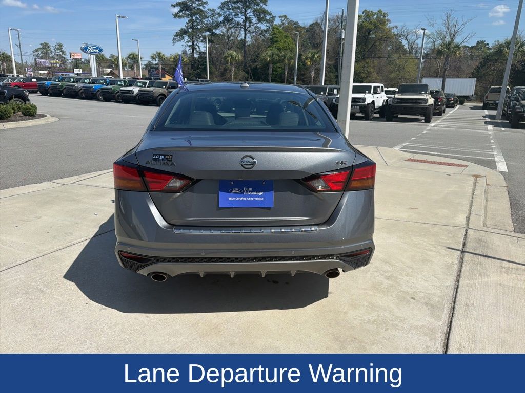 2022 Nissan Altima SR FWD