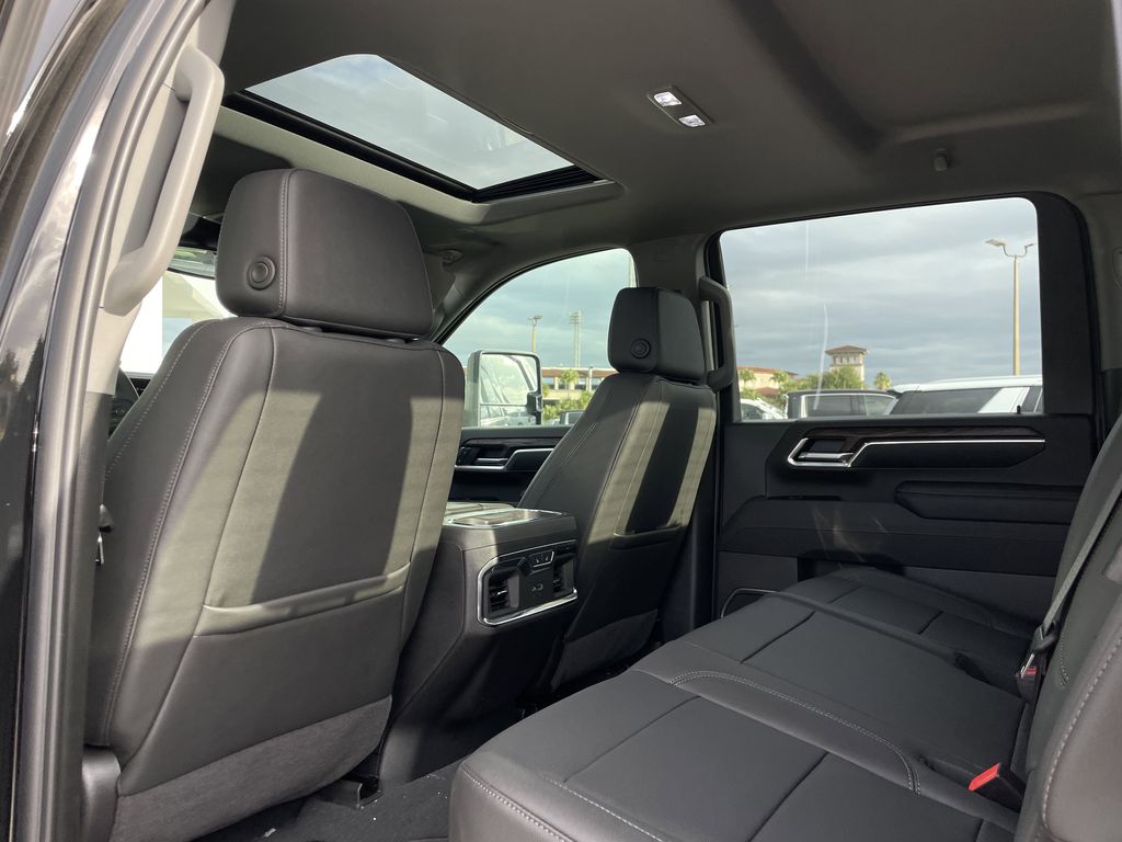 new 2025 GMC Sierra 2500HD car, priced at $75,148