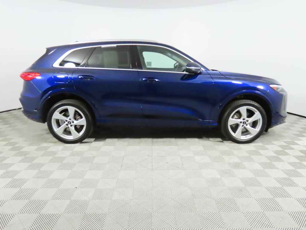 Thumbnail: 2025 Audi Q5 - 6