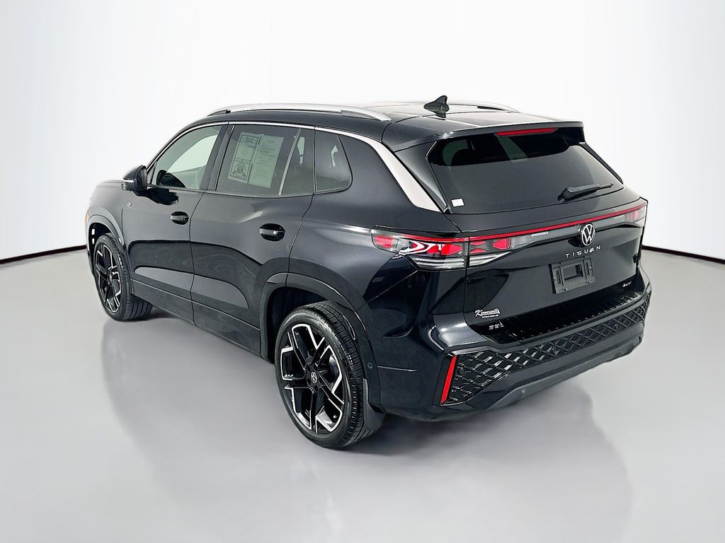 Used 2025 Black Volkswagen 2.0T SEL R-Line image 5