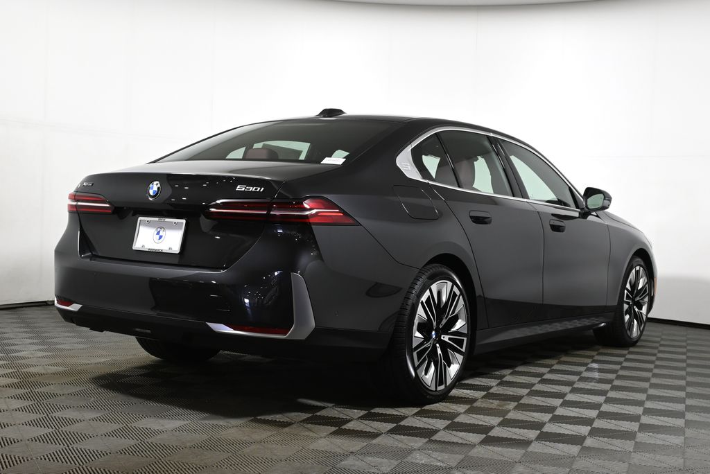 Thumbnail: 2026 BMW 5 Series - 7