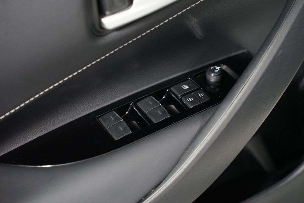 Thumbnail: 2023 Toyota Corolla - 31