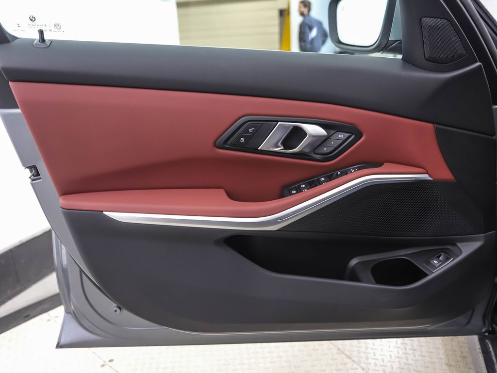 Thumbnail: 2026 BMW 3 Series - 9