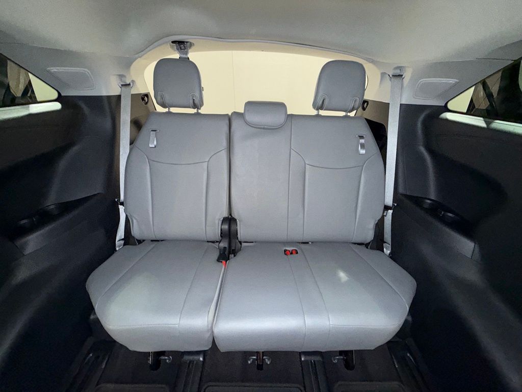 Thumbnail: 2025 Toyota Sienna - 22