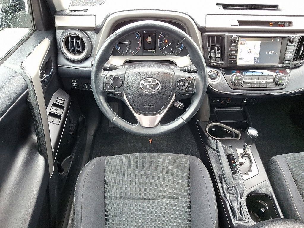 Thumbnail: 2018 Toyota RAV4 - 11