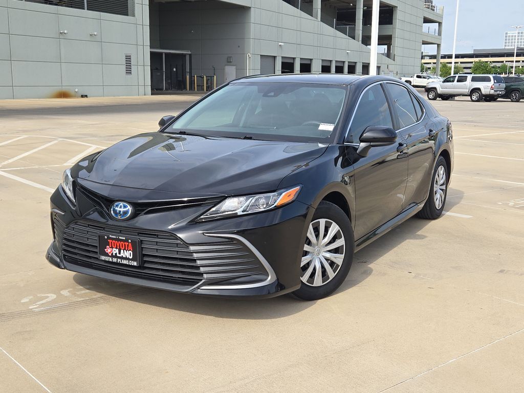 2024 Toyota Camry Hybrid LE FWD