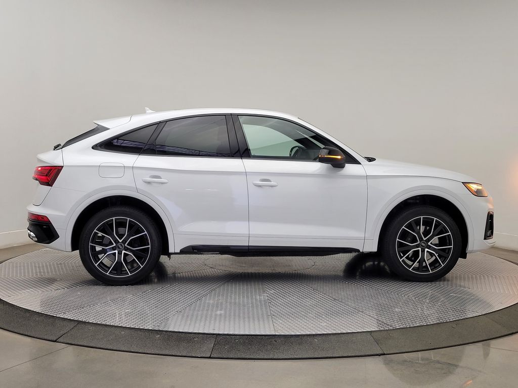 Thumbnail: 2023 Audi SQ5 - 6