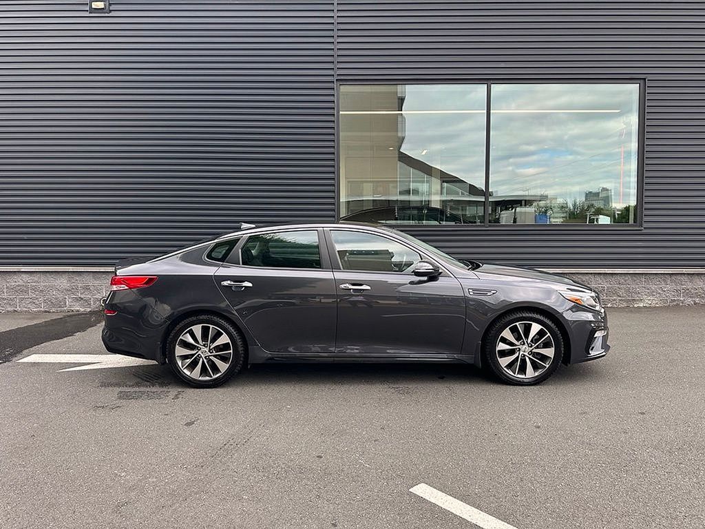 Thumbnail: 2019 Kia Optima - 3