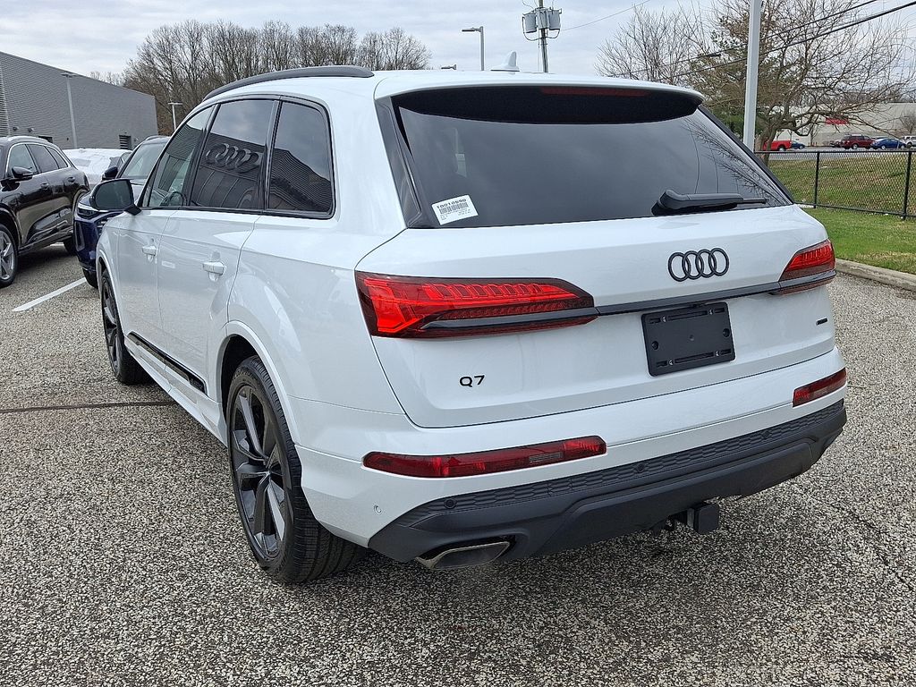 Thumbnail: 2026 Audi Q7 - 3