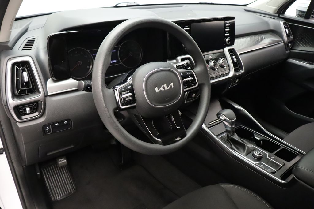 Thumbnail: 2023 Kia Sorento - 15