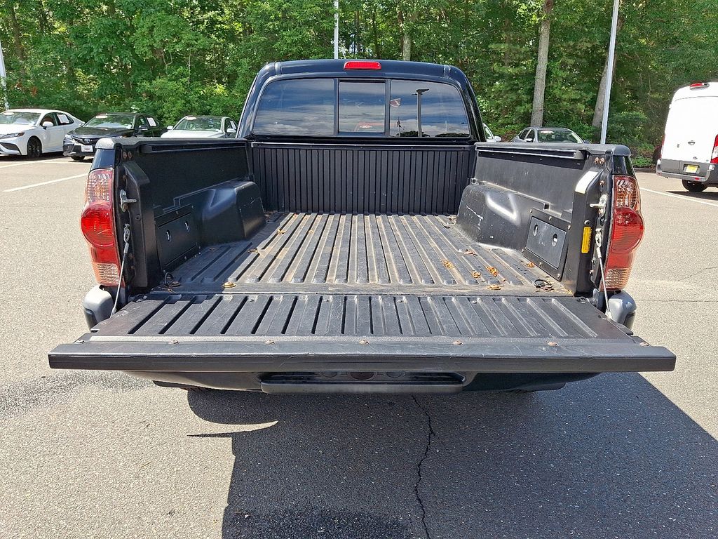 Thumbnail: 2014 Toyota Tacoma - 27