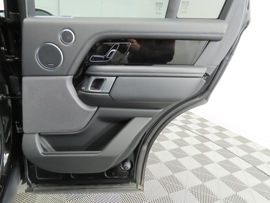 Thumbnail: 2020 Land Rover Range Rover - 27