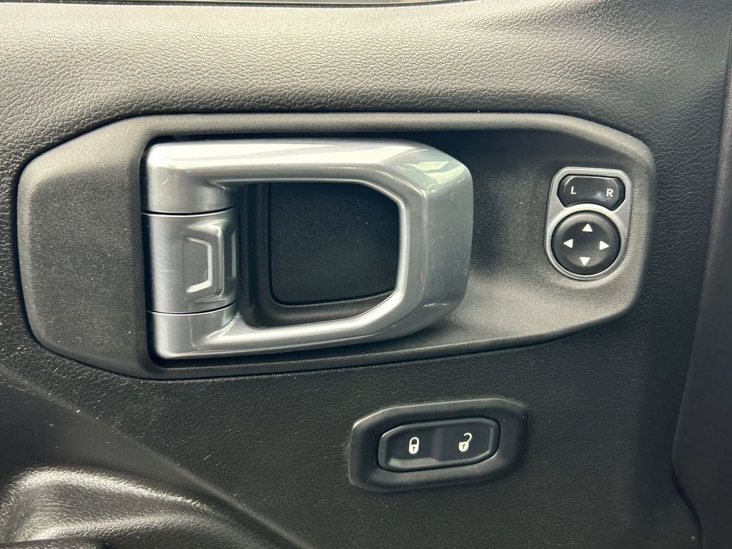 Used 2022 Granite Crystal Metallic Clearcoat Jeep Sport image 13