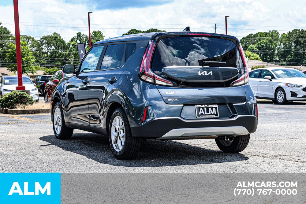 2023 Kia Soul LX photo 3