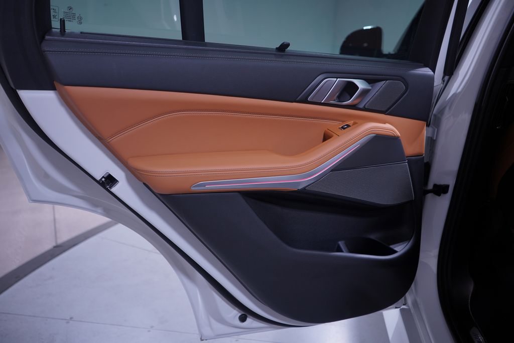 Thumbnail: 2023 BMW X5 - 15