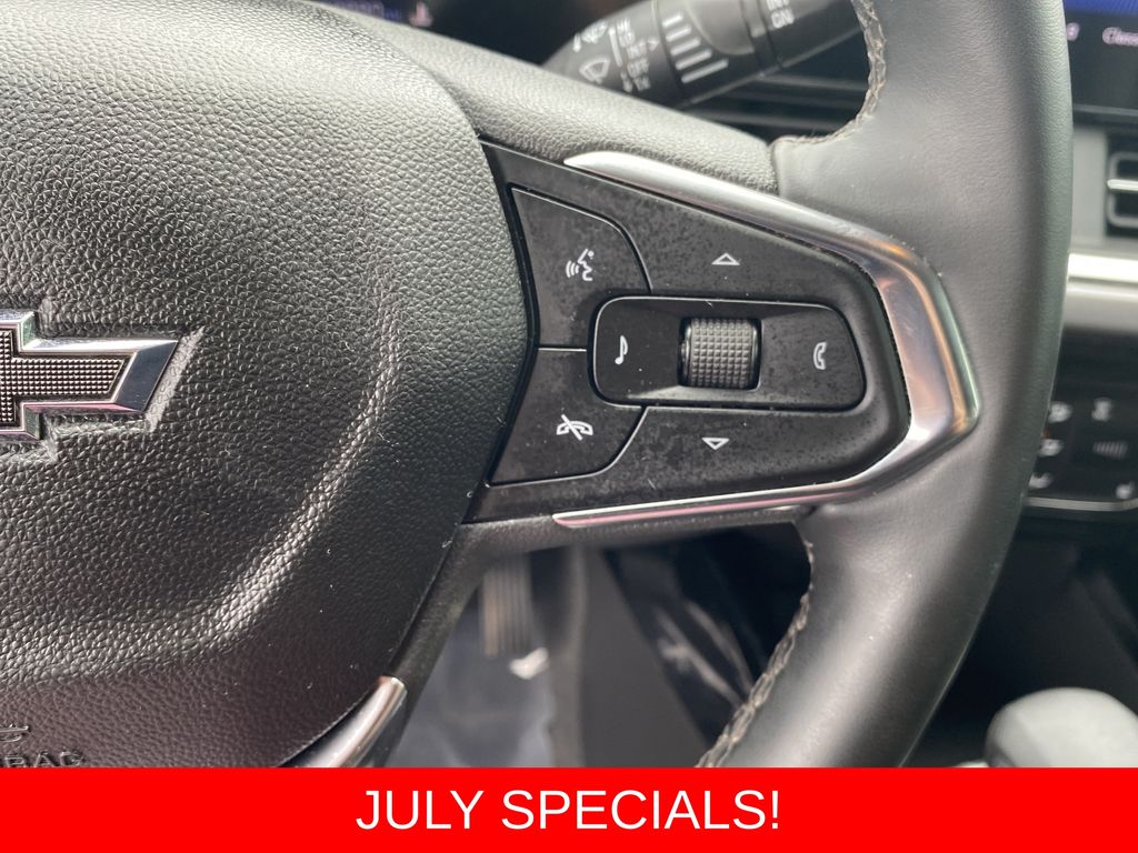 Used 2025 Chevrolet Trax SUV